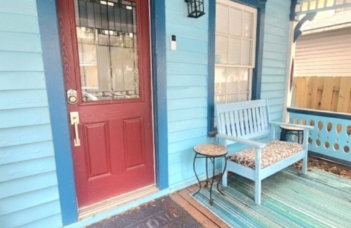 Downtown Historic District Apartment | Downtown Mosaic Historic Escape