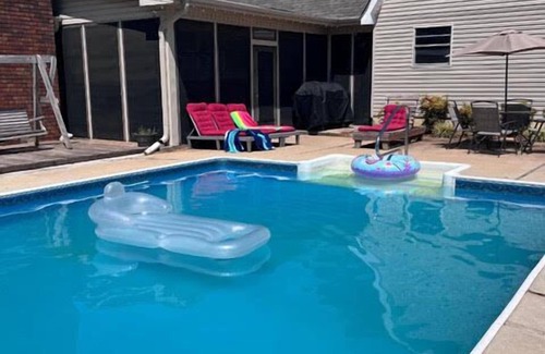 Muscle Shoals House | Downtown Muscle Shoals w/Private Pool Near FAME