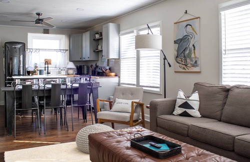 New Buffalo House | Downtown NB Cottage, Backyard, Fire Pit, walkable