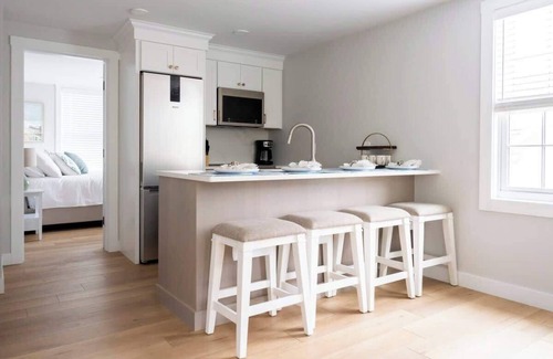 Yachting Village House | Downtown Newport Penthouse