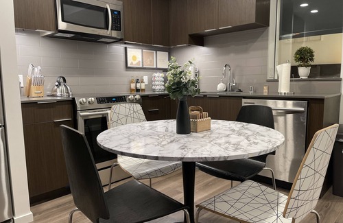 Mosswood Apartment | Downtown Oakland Experience