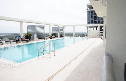 Riverwalk Fort Lauderdale Apartment | Downtown Paradise on the Wharf