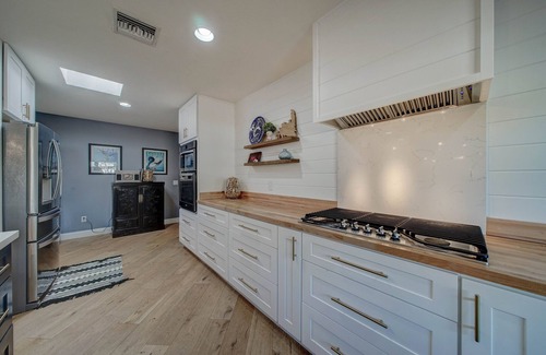 Encanto House | Downtown Paradise🏝 Heated Pool-Spa! #LOCATION🌇🌄