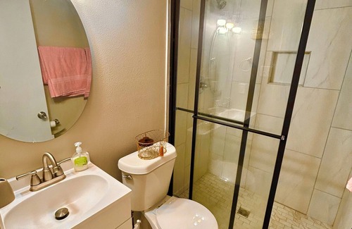 Myrtle Grove House | Downtown Pensacola 70's bungalow