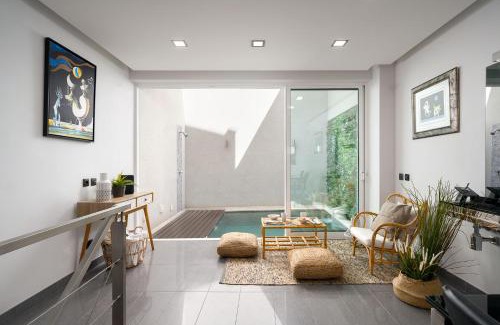 Se House | Downtown Pool House