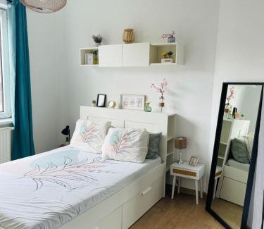 Sint-Jans-Molenbeek Apartment | Downtown Quiet and Peacefull Apartment