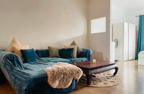 Sint-Jans-Molenbeek Apartment | Downtown Quiet and Peacefull Apartment