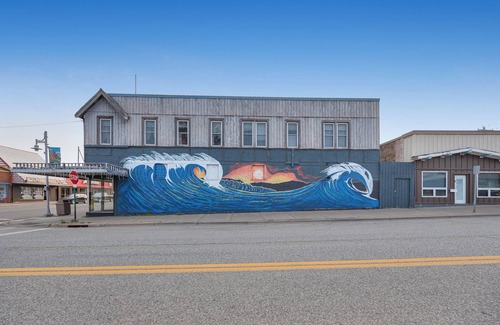 Two Harbors Apartment | Downtown Retreat, Near Parks & Brewery, Unit 6