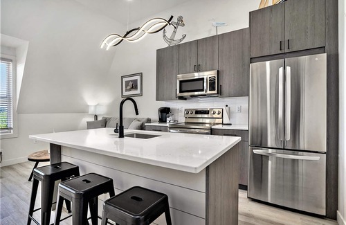 South Haven Condo | Downtown riverfront condo walkable to dining, shopping & nightlife