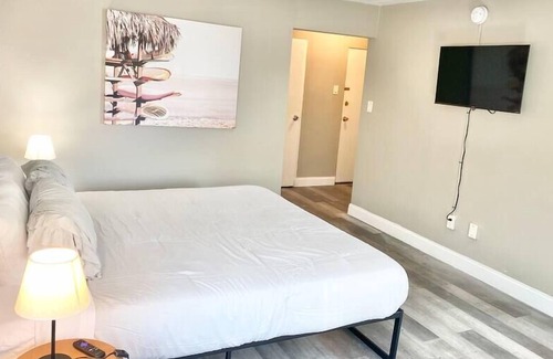 Downtown Dayton Condo | DOWNTOWN RIVERFRONT W/ CITYSCAPE VIEWS | KING BED