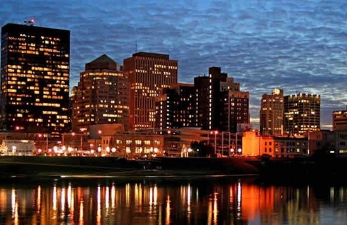 Downtown Dayton Condo | DOWNTOWN RIVERFRONT W/ CITYSCAPE VIEWS | KING BED