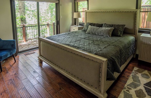 Prairie Creek House | Downtown Rogers LakeFront House