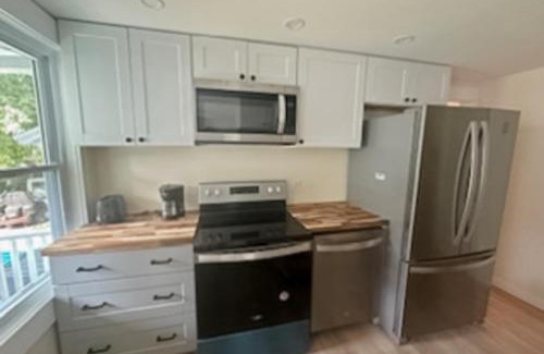 Rutland Apartment | Downtown Rut Vegas Pad