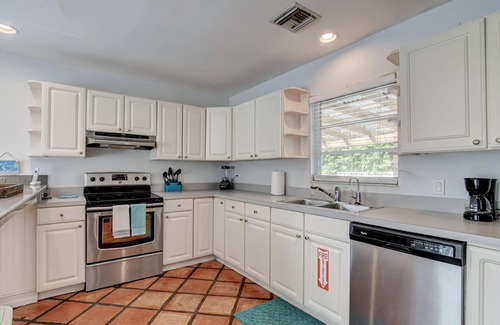 Tarpon River House | Downtown's Hidden Gem- 0.5 miles from Las Olas
