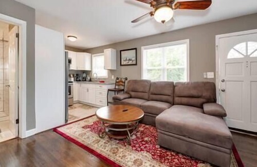 Winston - Salem House | Downtown’s Queens (Pad 1 & 2) - 4BR + 2 Sofa Bed