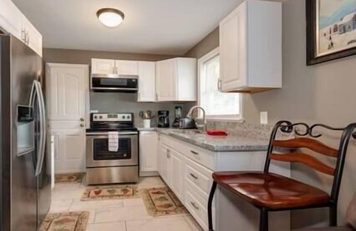 Winston - Salem House | Downtown’s Queens (Pad 1 & 2) - 4BR + 2 Sofa Bed