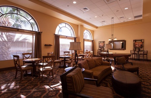 Downtown San Antonio Resort | Downtown San Antonio Resort close to RiverWalk and The Alamo with Rooftop Pool and Hot tub