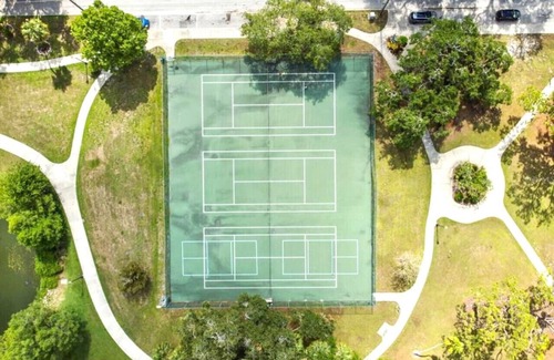 Gillespie Park Apartment | Downtown Sarasota | 1 Bd 1 Ba | Beach | + Pets