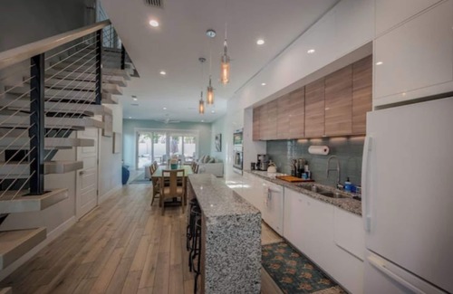 Central Sarasota House | Downtown Sarasota Home w/Yard + Firepit