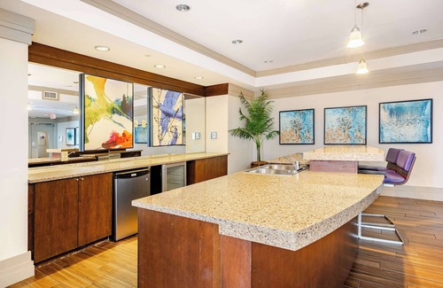 Downtown Condo | Downtown Silver Spring 2BR/2BA — Walk to Metro Garage Parking Rooftop Gym