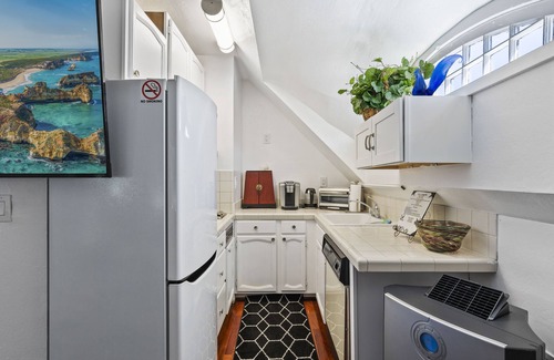 San Jose House | Downtown SJ The Hensley House