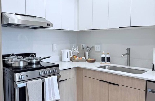 Downtown Salt Lake City Apartment | Downtown SLC Gem | King Bed + Pool + Parking