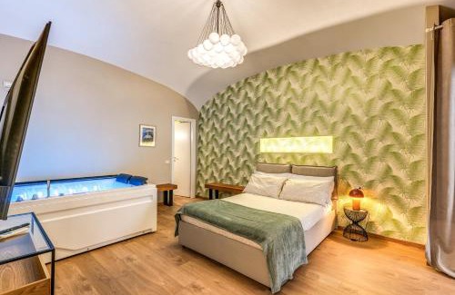 La Spezia Historic Centre Apartment | DOWNTOWN SRL - Croce di Malta Royale