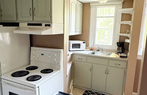 Waterford Valley Apartment | Downtown St. John's Studio, Midstream Manor Studio 6 Apartment