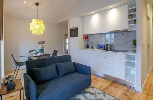 Centro / Baixa Apartment | Downtown Studio w/Pool, AC & Balcony by LovelyStay
