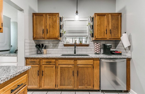 Tulsa House | Downtown Sunny Craftsman
