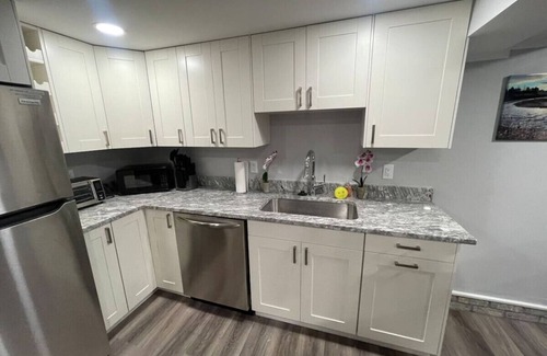 Traverse City Apartment | `Downtown TC Retreat on the water - Sleeps 6