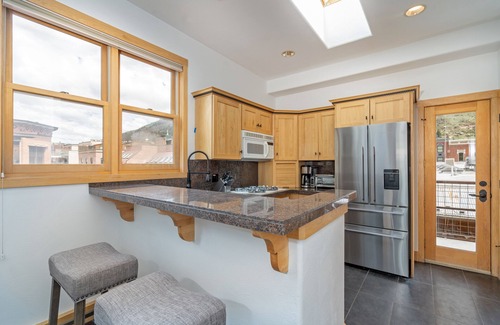 Telluride Condo | Downtown Telluride - 1 minute walk to EVERYTHING - Free parking