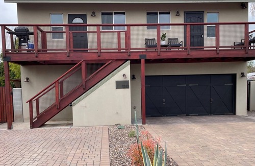 Mitchell Park East Apartment | Downtown Tempe Historical Neighborhood & minutes to ASU