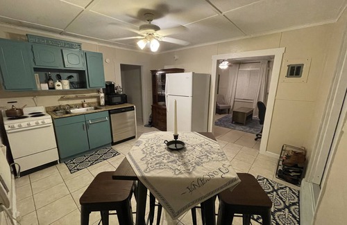 Sunshine Park House | Downtown Tropical Oasis with a private In-Law suite