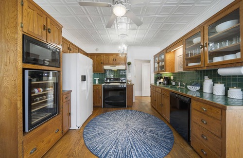 Tulsa House | Downtown Tulsa The 6 bedroom Abbey Manor, sleeps 16!