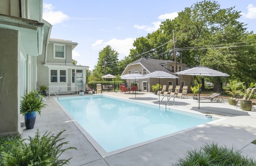 Tulsa House | Downtown Tulsa The 6 bedroom Abbey Manor, sleeps 16!