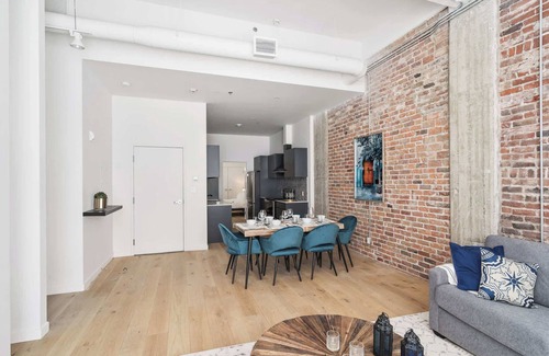 Downtown Montreal Apartment | Downtown| Unique 2BDR-2BA|6Guests