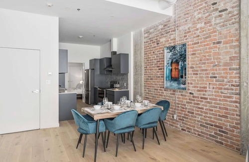 Downtown Montreal Apartment | Downtown| Unique 2BDR-2BA|6Guests