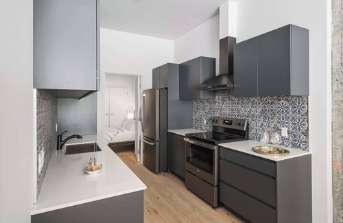 Downtown Montreal Apartment | Downtown| Unique 2BDR-2BA|6Guests