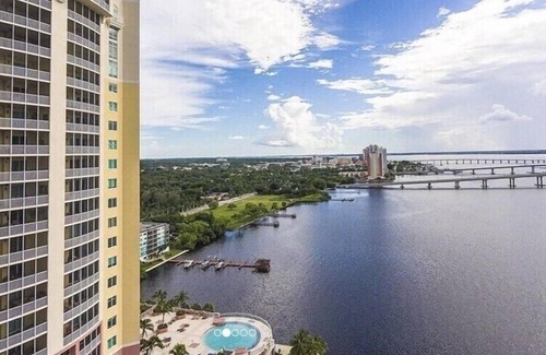 Fort Myers Condo | Downtown urban high rise, exquisitely appointed