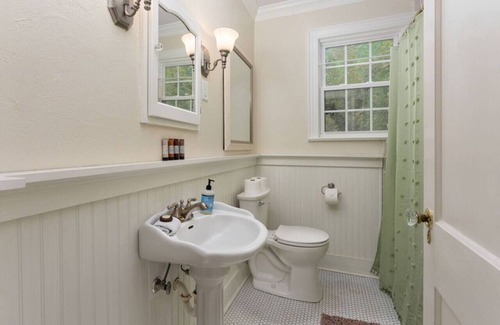 Princess Place House | Downtown Urban Retreat