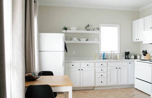 Montgomery Apartment | Downtown Vibes | Cozy 1BR Pet-Friendly Stay