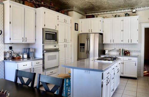 Central Colorado Springs House | Downtown Victorian Home, Large Group Space, 5BR, 7 Parking Spots, Pet Friendly!