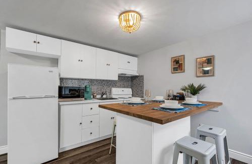 Cornwall Apartment | Downtown Vista - 5 mins to Water - Pet