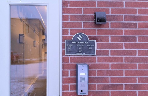 Manistee Condo | Downtown Waterview Condo at Edgewater