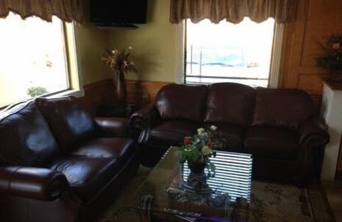 Southeast Houston Hotel | Downtowner Inn and Suites Hobby