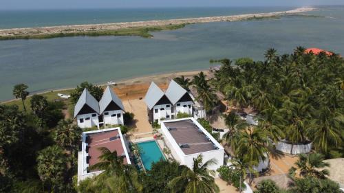 Kudawa Hotel | Downwinder Lagoon Lodge