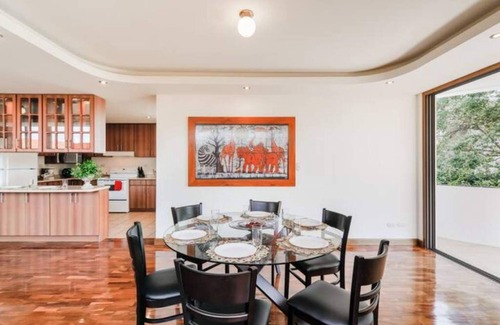 Zona 5 Apartment | DP1, Spacious & bright flat 4 mins to Cayalá