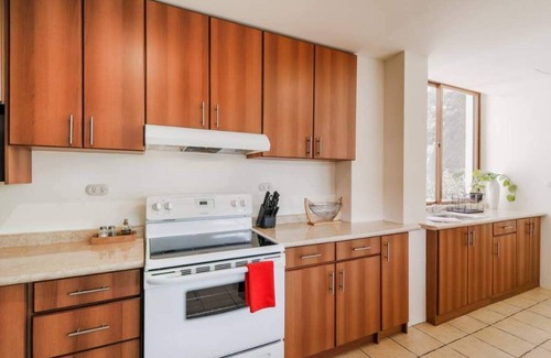 Zona 5 Apartment | DP1, Spacious & bright flat 4 mins to Cayalá