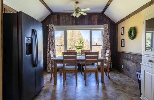 Wellsboro House | Dragonfly Cottage-Pet-friendly, relaxing Wellsboro retreat